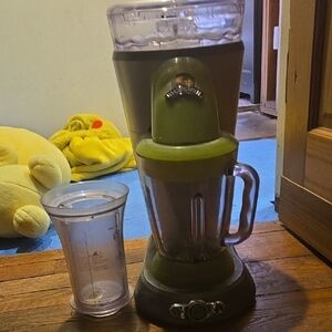 Margarita machine Green and Silver with Extra Cup